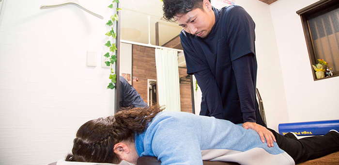 ③ 背骨・骨盤・股関節の調整